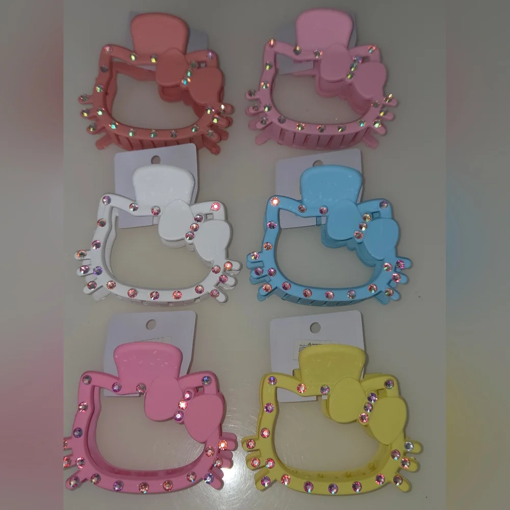 6 pcs Hello Kitty Bling Out Hair Clips Set